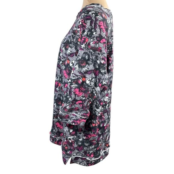 Cato Active Top Floral Pink Gray Crew Neck 3/4 Sleeve Size 18/20W Raw Edge - Picture 2 of 9